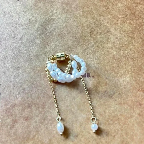 1 Elegant Pearl Ear Cuff Dangle Chain Magnetic Non Piercing Earring new - Picture 5 of 5